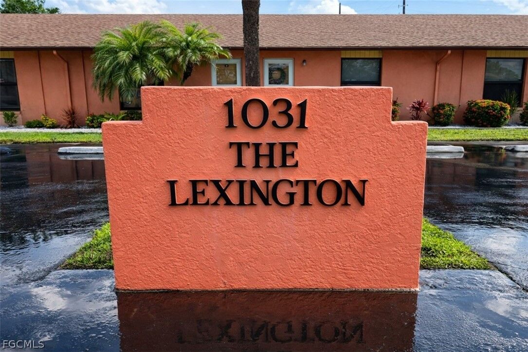 Property Photo:  1031 SE 9th Street 4  FL 33990 