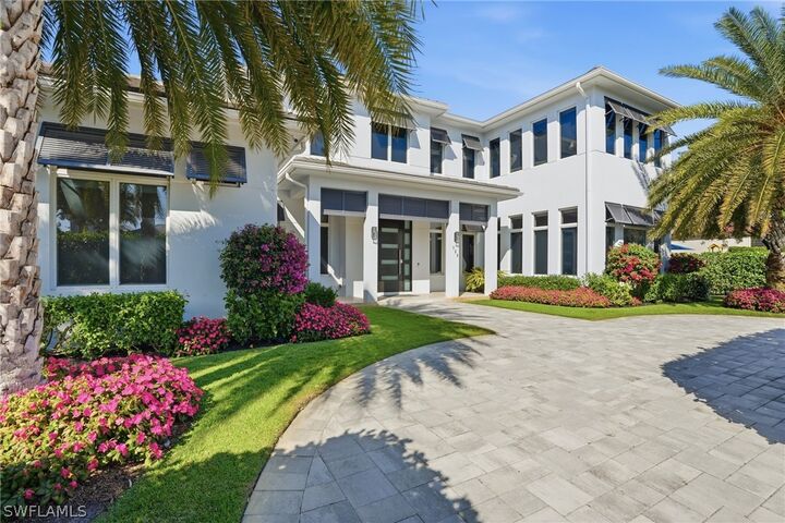 Property Photo:  725 Harbour Drive  FL 34103 