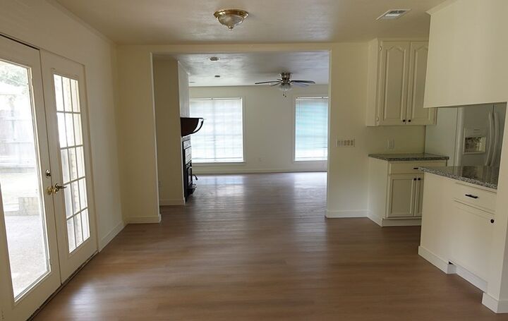 Property Photo: 1400 Brookwood Drive TX 75904