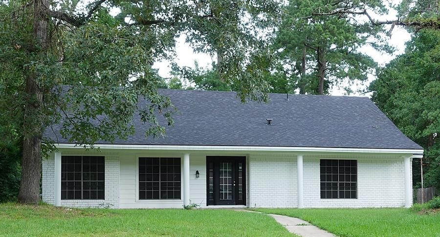 Property Photo: 313 Hunters Creek Drive TX 75901