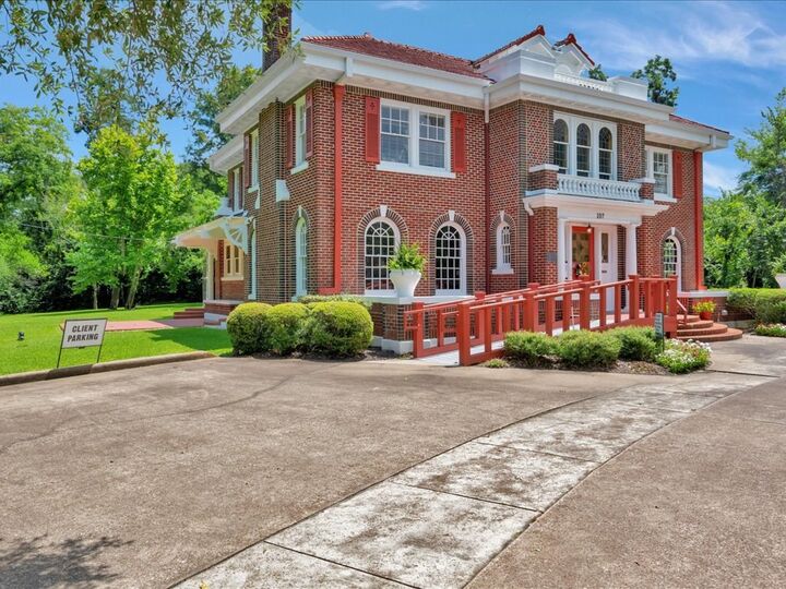 Property Photo:  107 W Kerr Avenue  TX 74904 