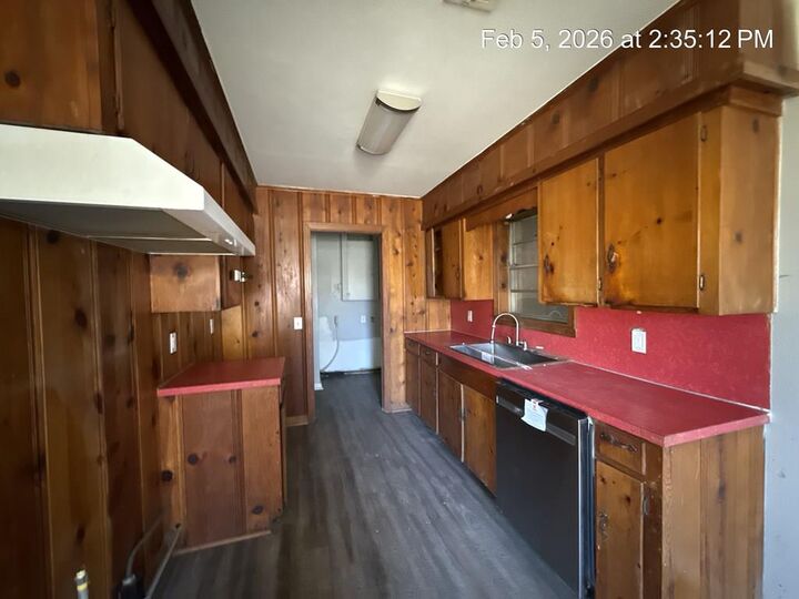 Property Photo:  204 West Walnut Street  TX 75949 