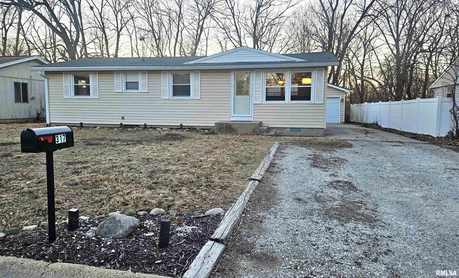Property Photo:  317 Maria Street  IL 61611 