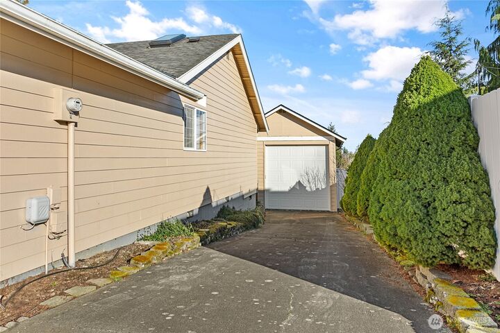 Property Photo:  1356  Olivia Court  WA 98226 