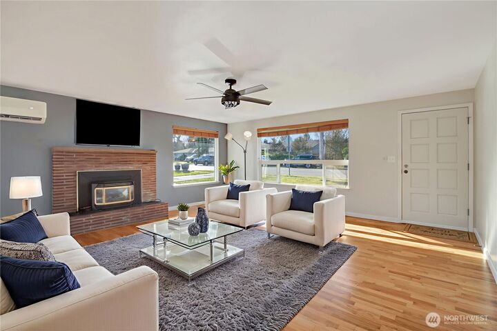 Property Photo:  908 S 18th Street  WA 98274 