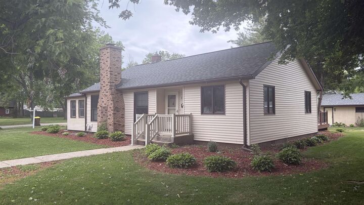 Property Photo:  217 W Franklin Street  IL 61072 