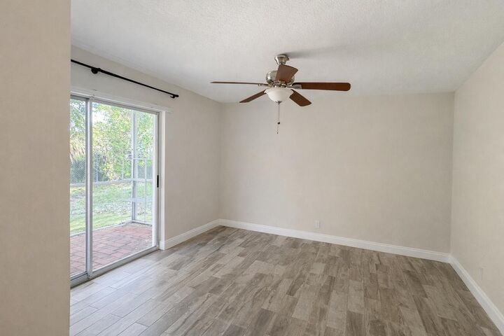 Property Photo: 115 SW 1st Avenue 2 FL 33435