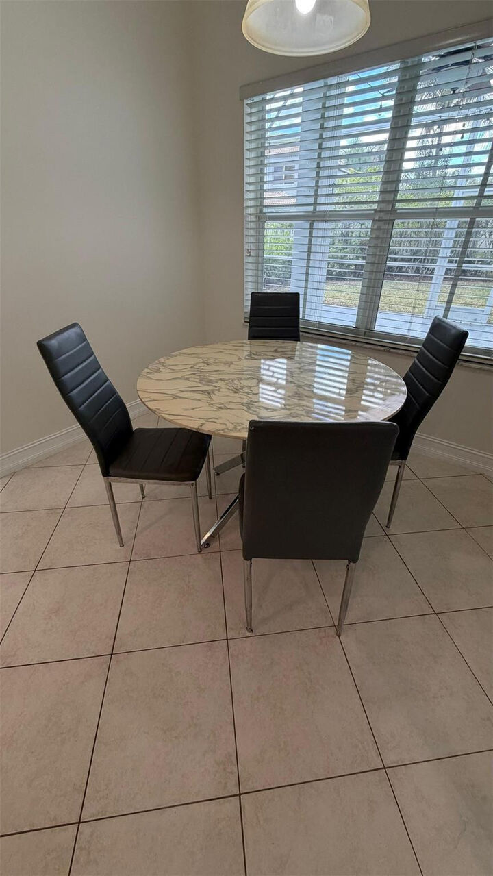 Property Photo:  4015 Lyndhurst I 4015  FL 33442 