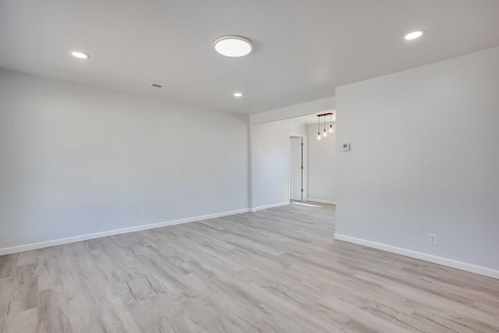 Property Photo:  2038 S Poplar St  KS 67211 