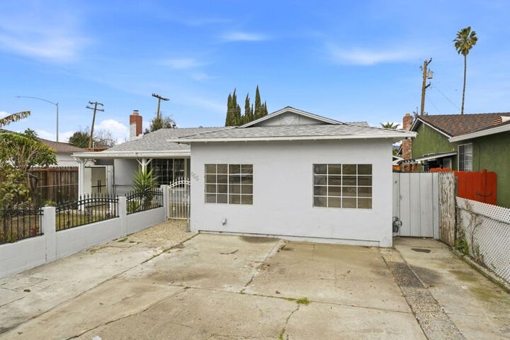 Property Photo:  866 McCreery Avenue  CA 95116 