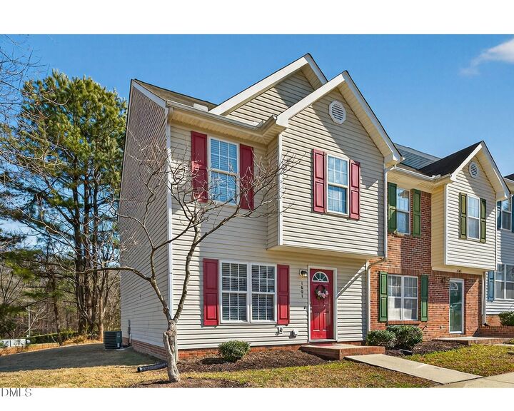 Property Photo: 1601 Briarmont Court NC 27610