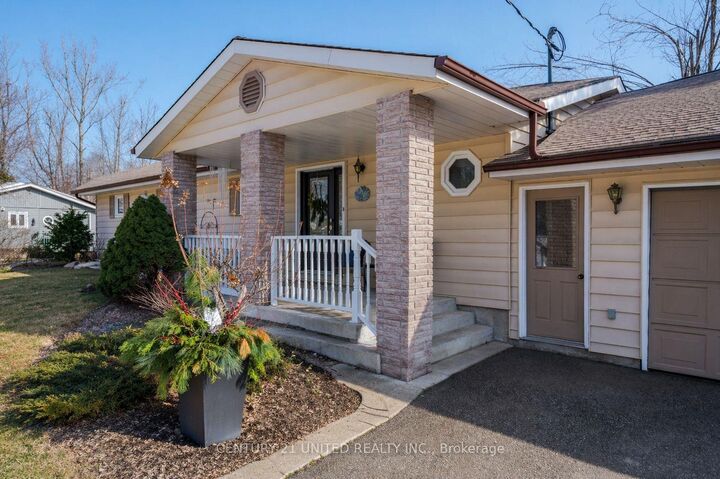 Property Photo:  1 Lakeshore Boulevard  ON K0L 1T0 