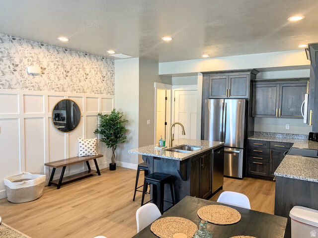 Property Photo:  150 W Seasons Ln 4  UT 84028 