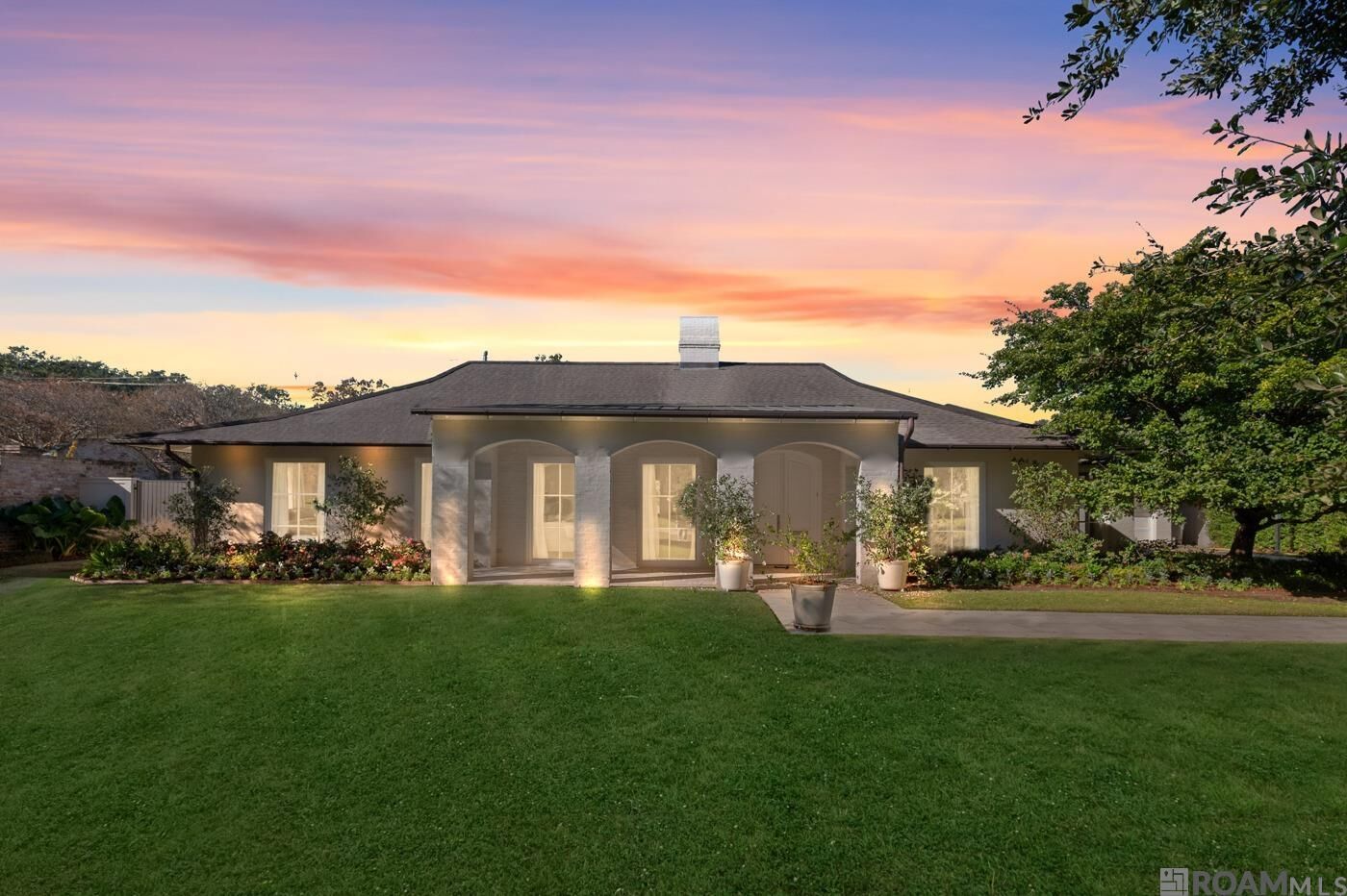 Property Photo:  3250 Torrance Dr  LA 70809 