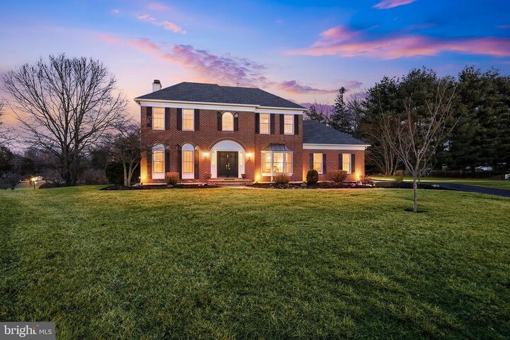 Property Photo: 9 Heatherstone Way PA 19373