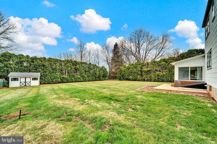 Property Photo:  21 Fabrow Drive  NJ 08560 