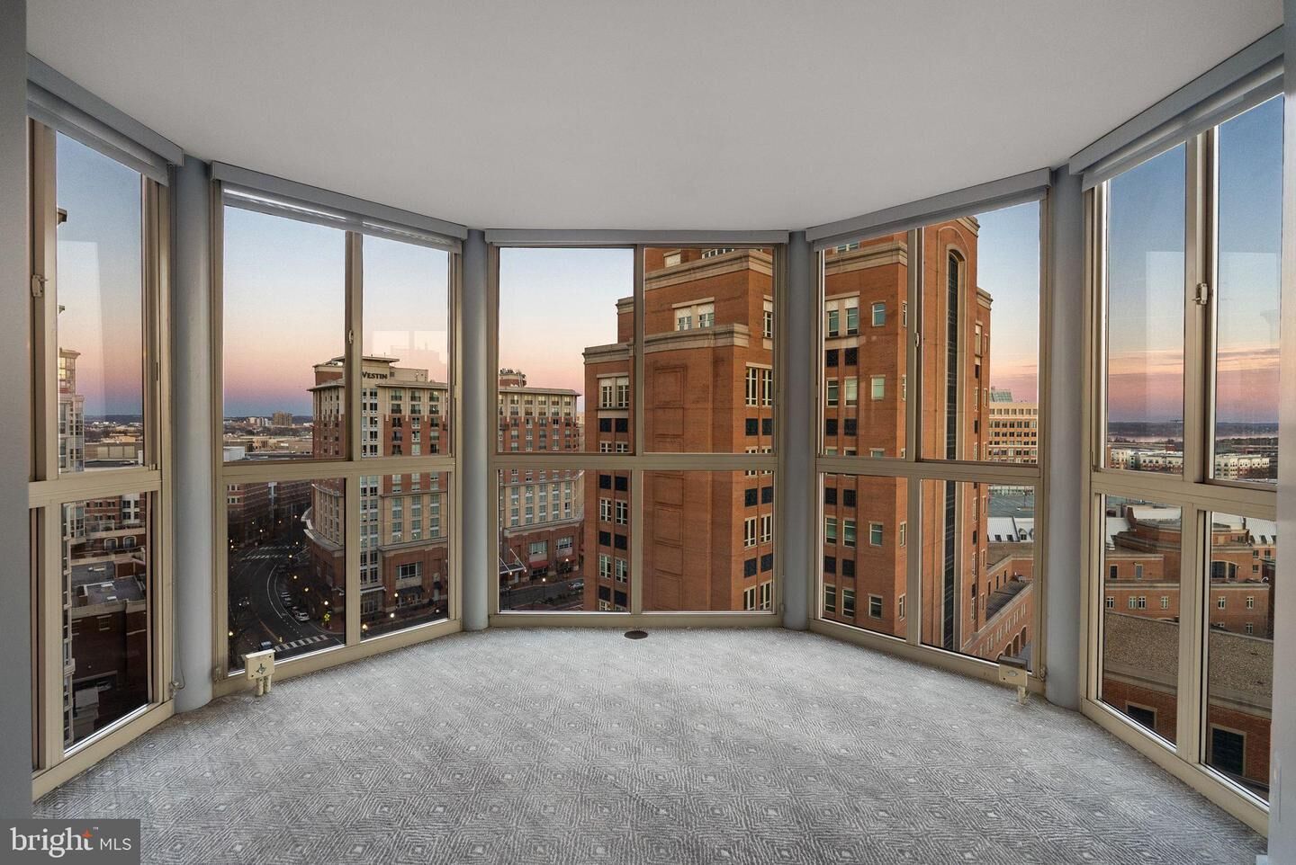 Property Photo:  2181 Jamieson Avenue 1605  VA 22314 