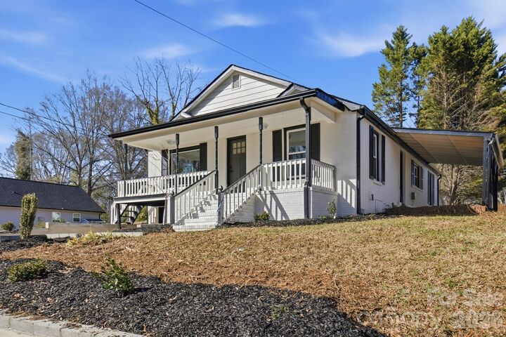 Property Photo: 212 Pethel Street NC 28081