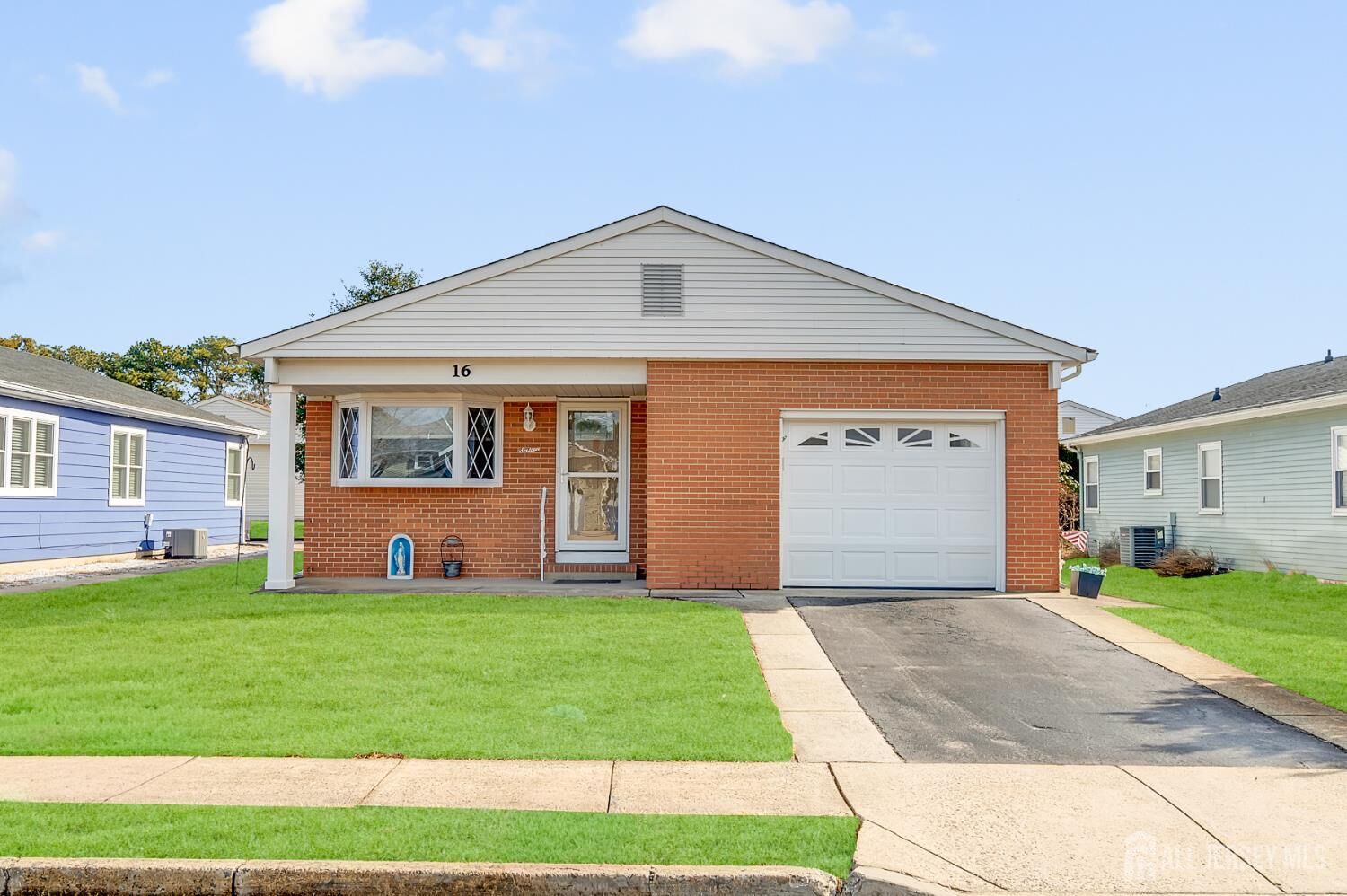 Property Photo:  16 Calalou Court  NJ 08757 