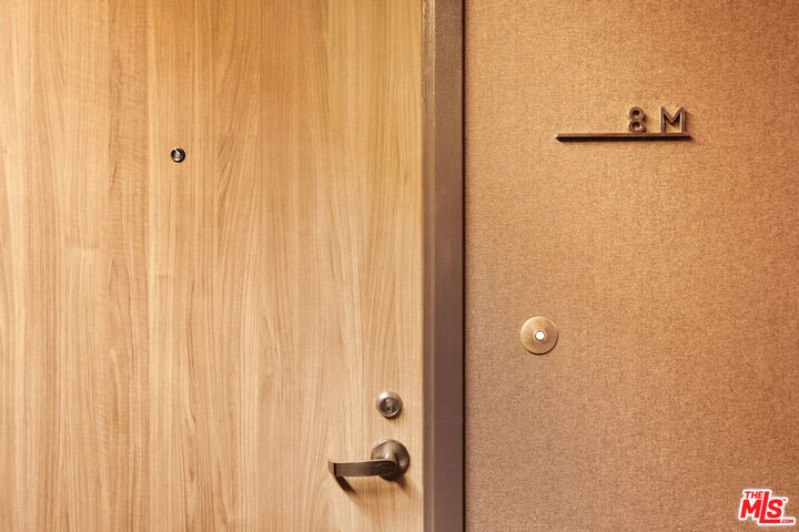 Property Photo:  6250 Hollywood Blvd  CA 90028 