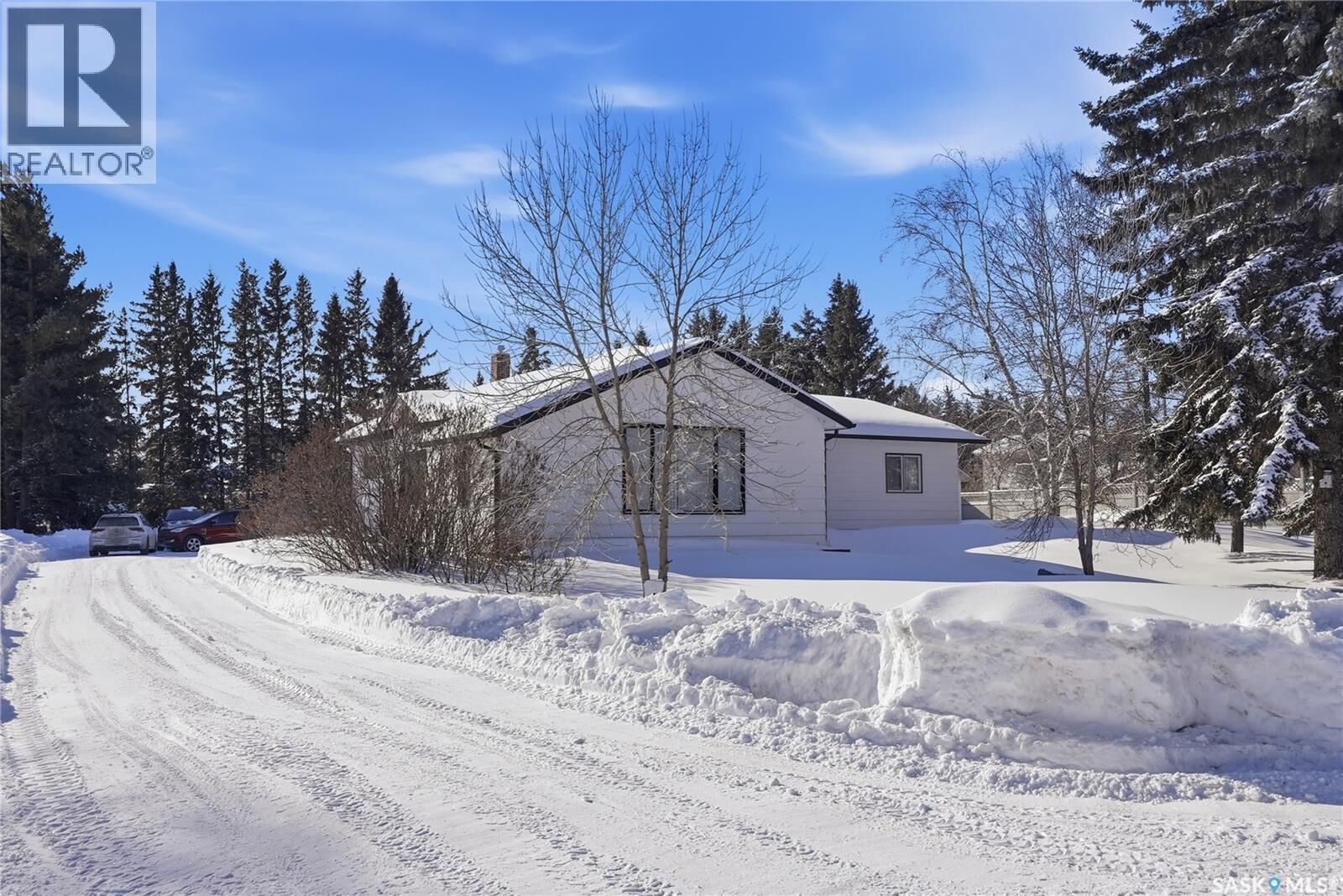 Property Photo:  408 1st Street S  SK S0K 4R0 