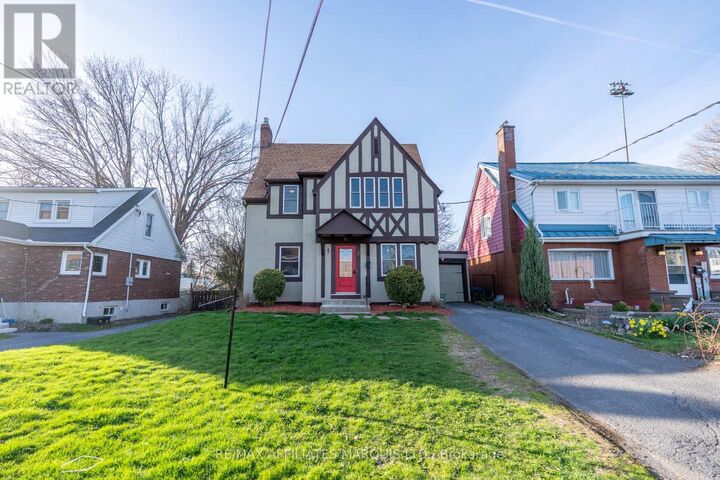 Property Photo:  9 Old Orchard Avenue  ON K6H 2H1 