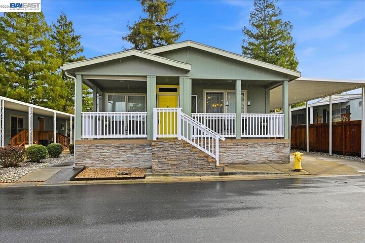 Property Photo:  3231 Vineyard Ave Spc 93  CA 94566 