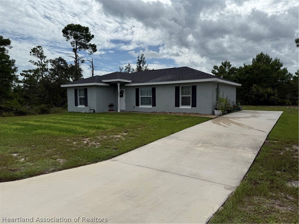 Property Photo:  107 Elba Drive NE  FL 33852 