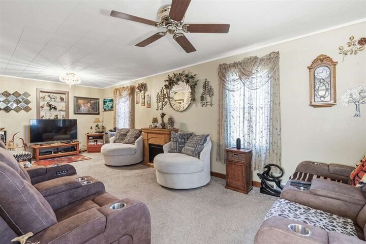 Property Photo:  1211 22nd Ave SW  IA 52404 