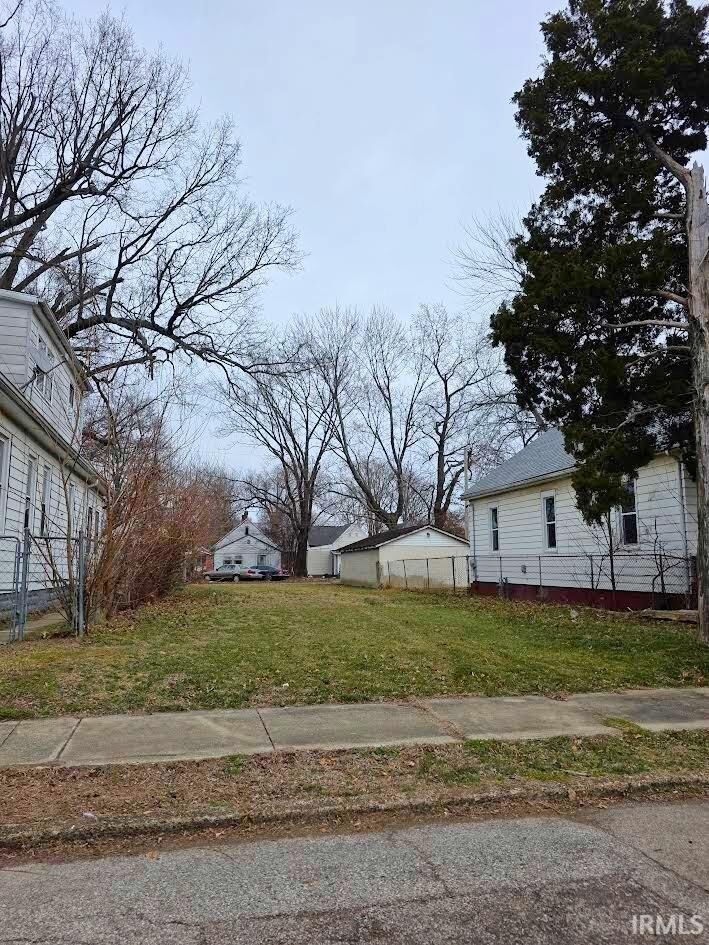 Property Photo: 510 S Bedford Avenue IN 47713