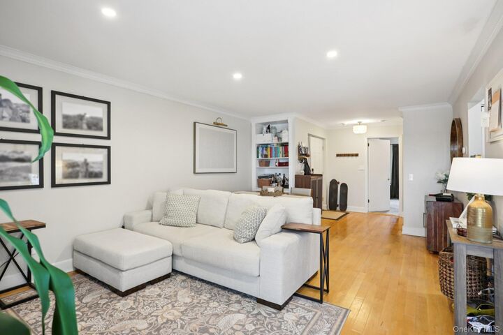 Property Photo:  168 Birchwood Close  NY 10514 