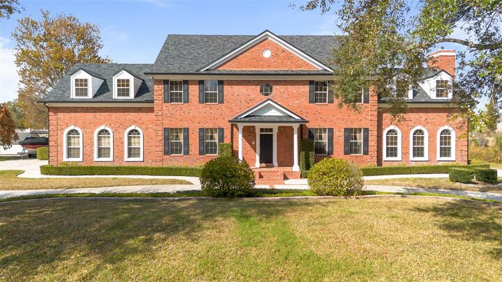 Property Photo: 8133 Oakland Place FL 32819