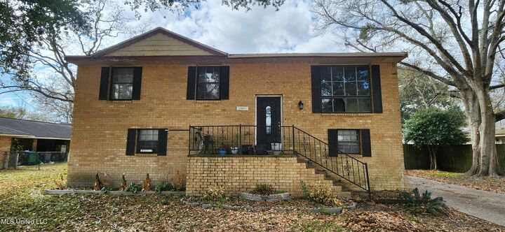 Property Photo:  2903 Larchmont Street  MS 39567 