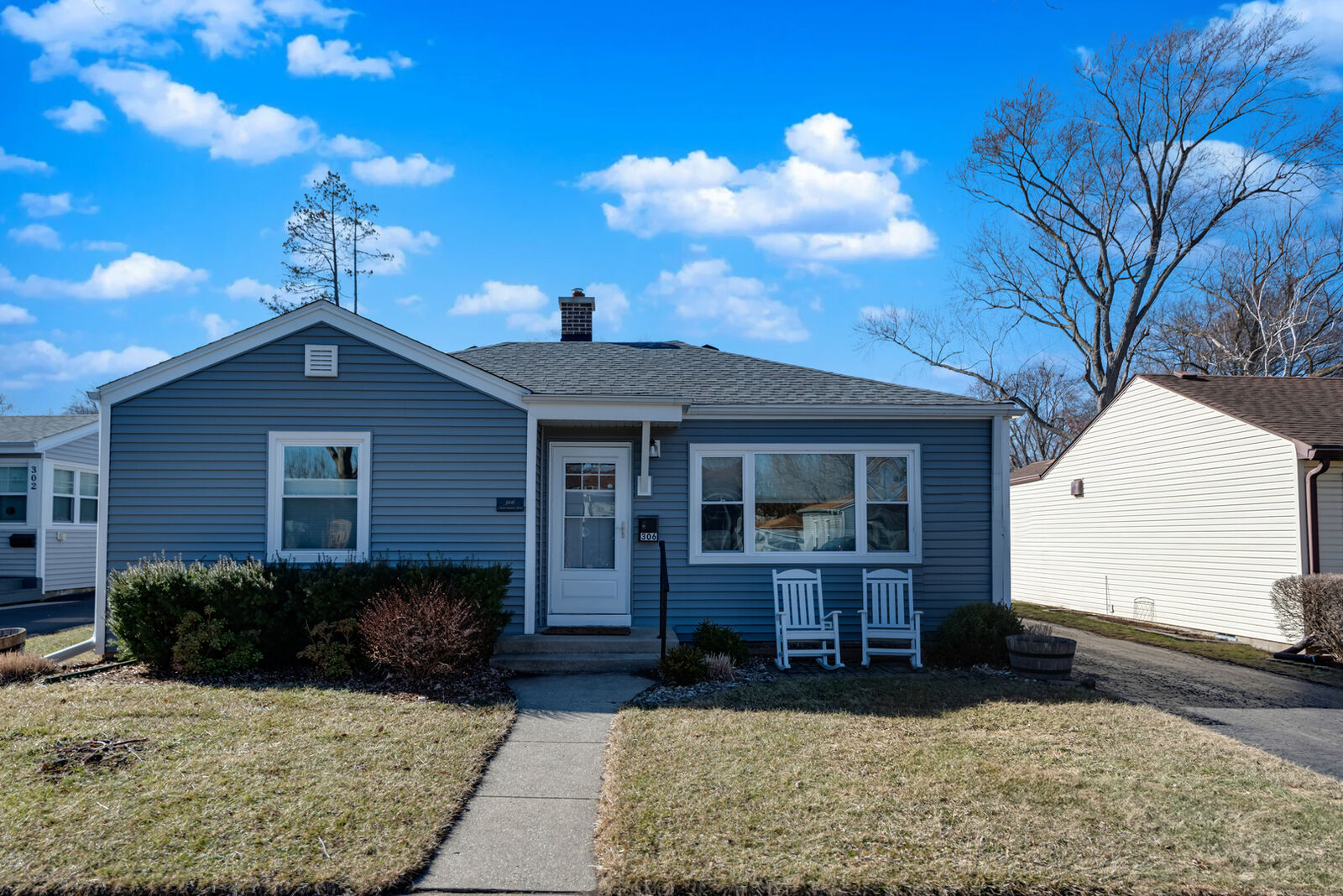 Property Photo:  306 N Schubert Street  IL 60067 