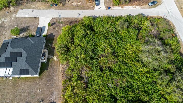 Property Photo:  102 Sally Ave N  FL 33971 