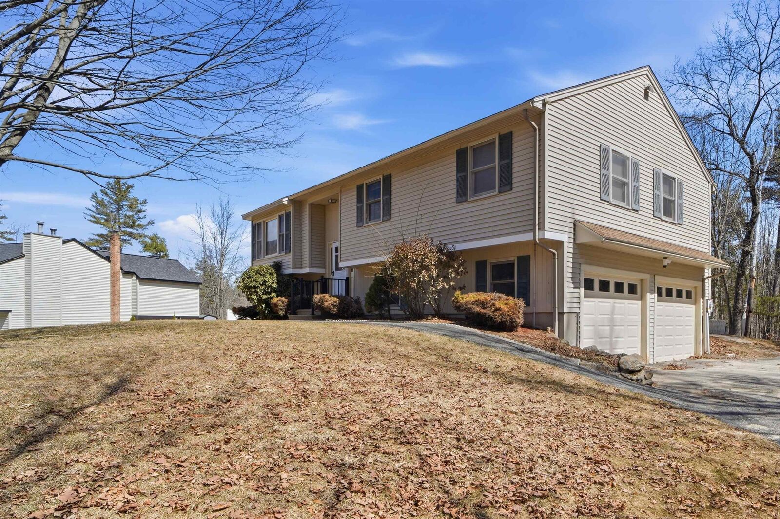 Property Photo: 16 Towne Drive NH 03038