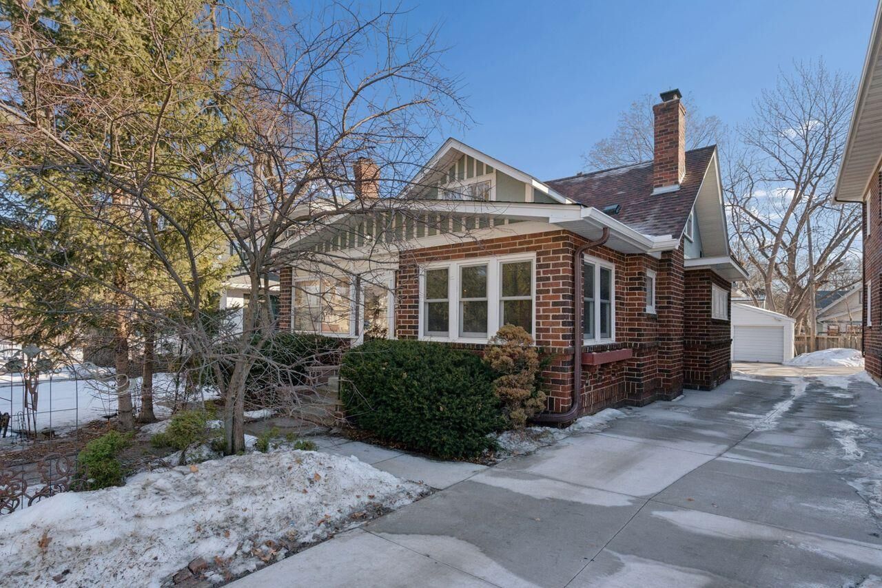 Property Photo: 4003 Pillsbury Avenue S MN 55409