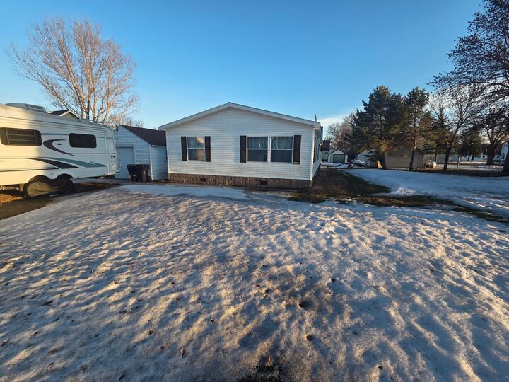 Property Photo: 204 E 4th Street MN 56235
