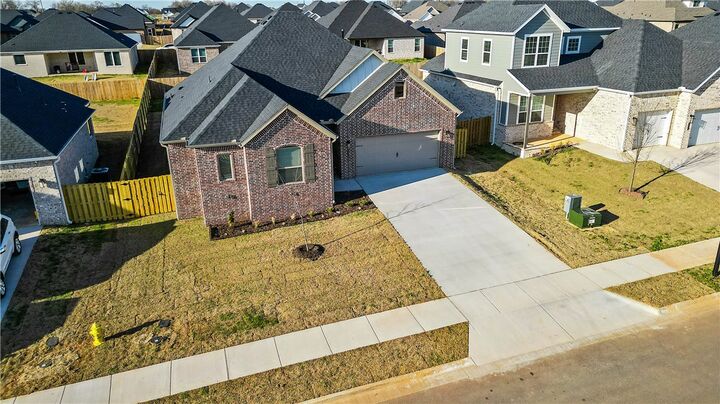 Property Photo:  1816 Ferguson Street  AR 72751 