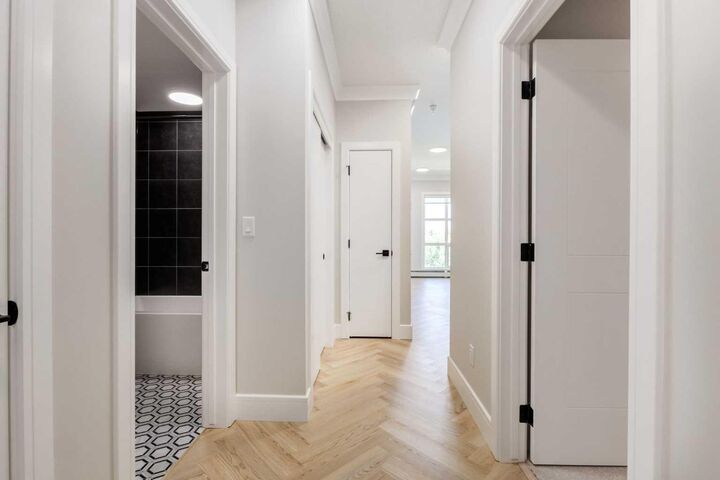 Property Photo: 330 Dieppe Drive SW 516 AB T3E 2L4