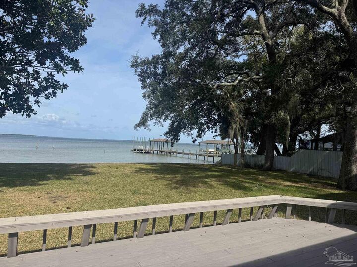 Property Photo:  16298 North Shore Dr  FL 32507 