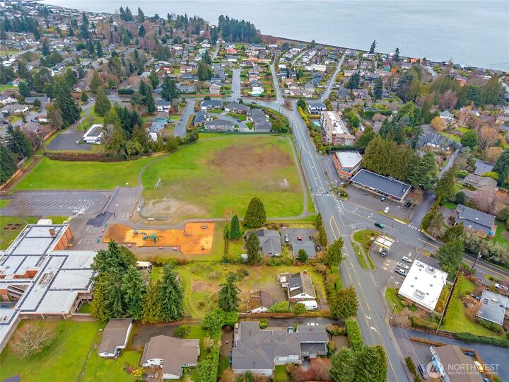 Property Photo: 1020 Puget Drive WA 98020