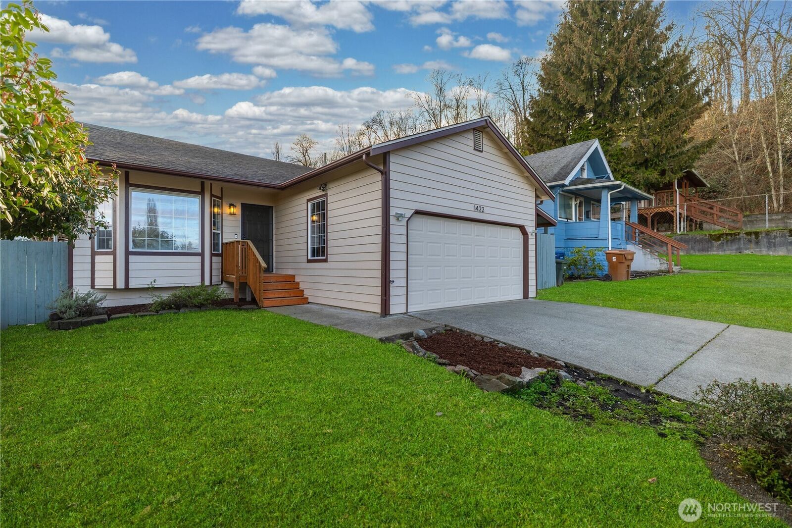 Property Photo: 1422 E Wright Avenue WA 98404