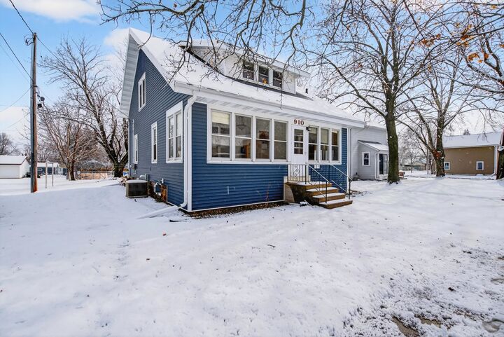 Property Photo:  910 Algoma Street  WI 54961 
