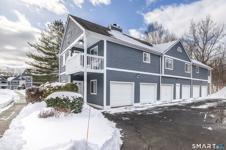 Property Photo:  208 Windgate Circle B  CT 06468 