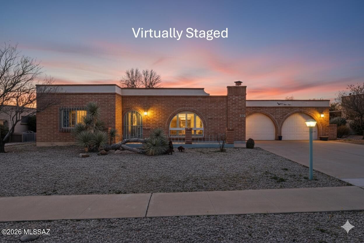 Property Photo: 250 E Paseo Chuparosas AZ 85614