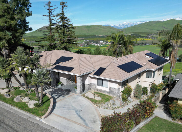 Property Photo:  1380 N Highland Drive  CA 93257 