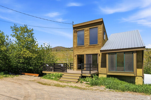 Property Photo:  4553 Balsam Dr  UT 84098 