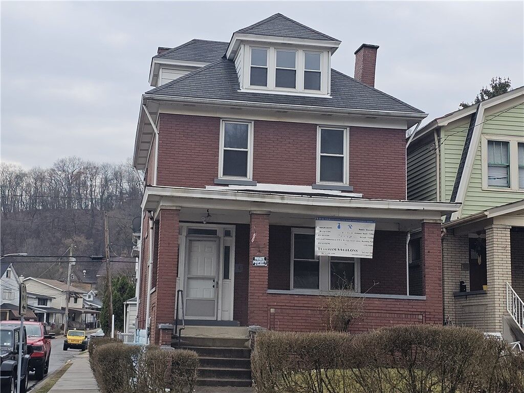 Property Photo: 1301 Broadway Ave PA 15136