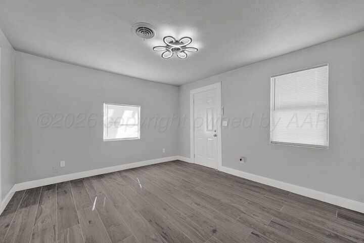 Property Photo: 906 N Pierce Street TX 79107-3939